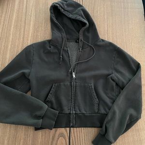 Brandy cropped zip up (black)